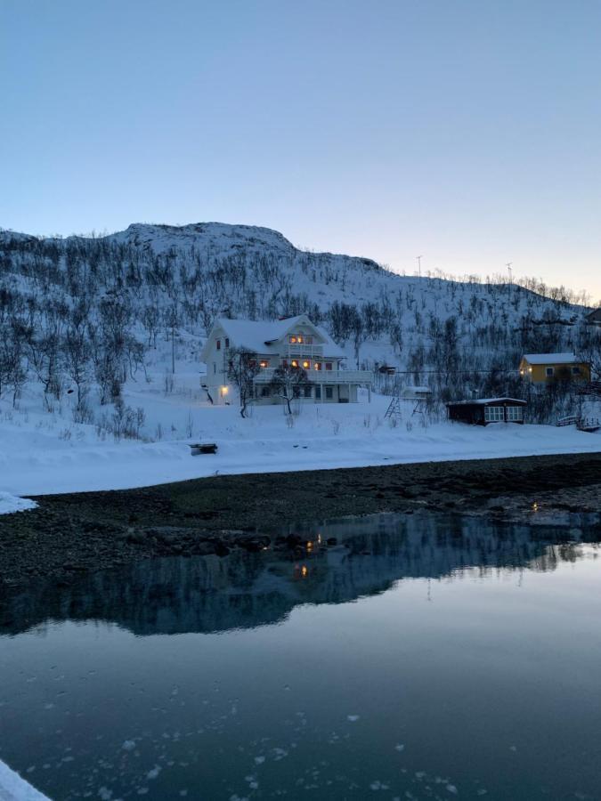 Kvaloya Apartment By The Sea Tromsø Esterno foto